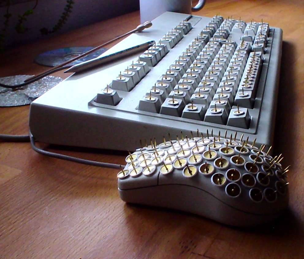 mit echtem Fakeyrboard